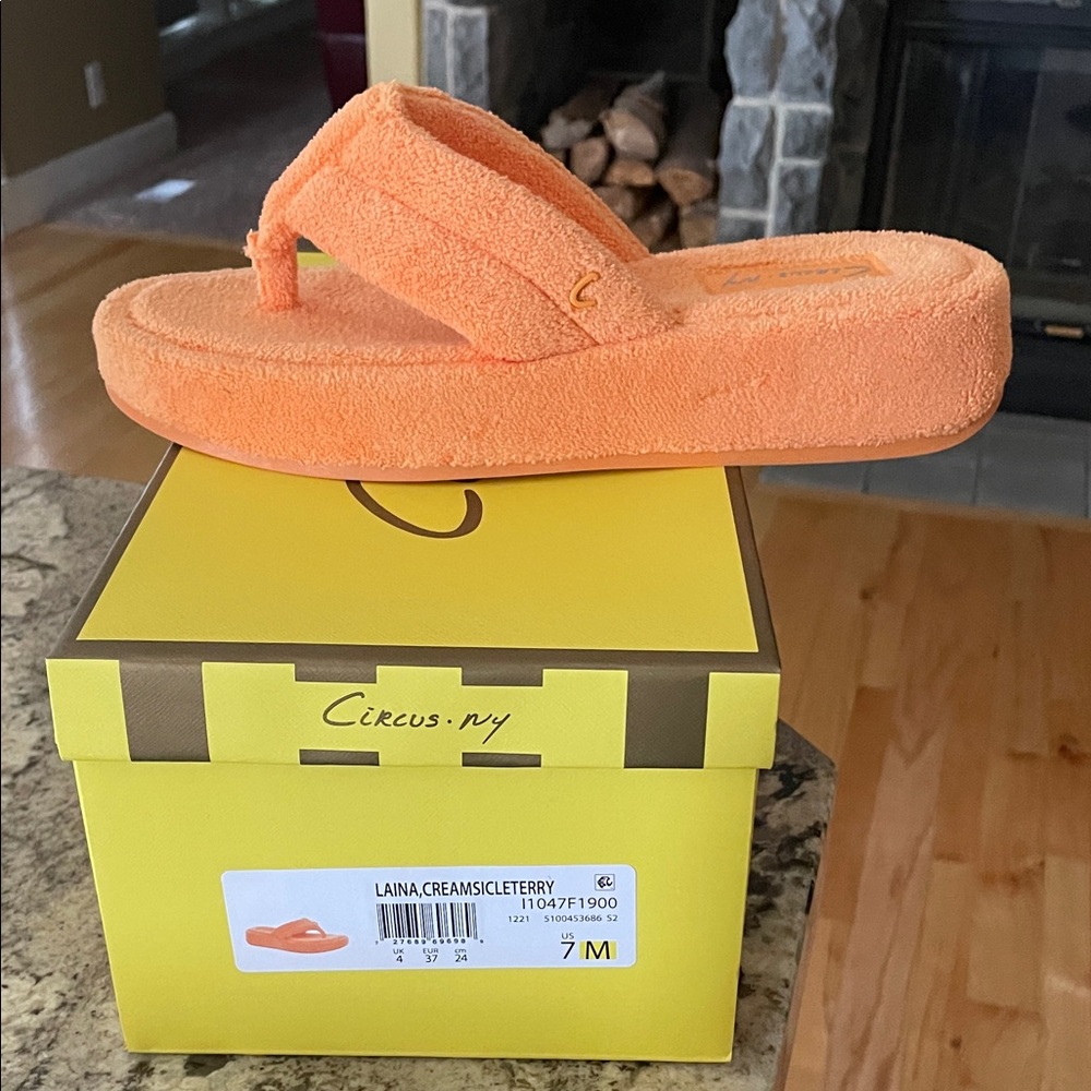 NWT Circus by Sam Edelman Laina Flip Flop
